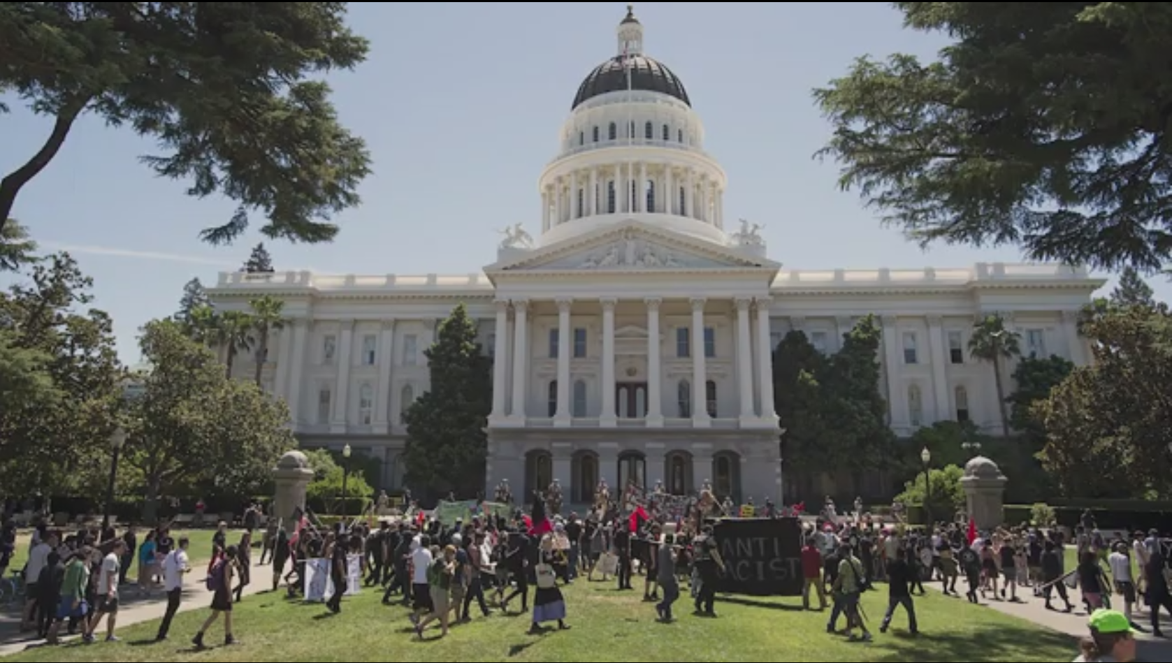 NO “FREE SPEECH” FOR FASCISTS! Mass, militant demonstration shuts down Sacramento Neo-Nazi rally!