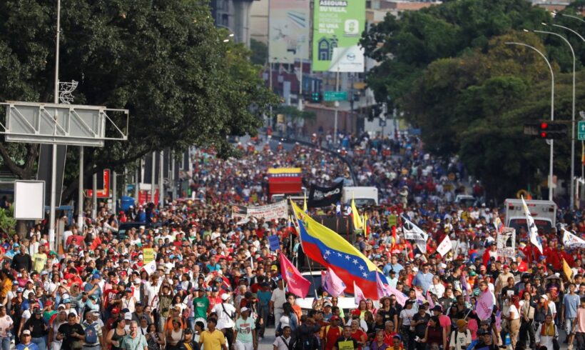 ¡Solidaridad con Venezuela! ¡No a una invasión de Venezuela!